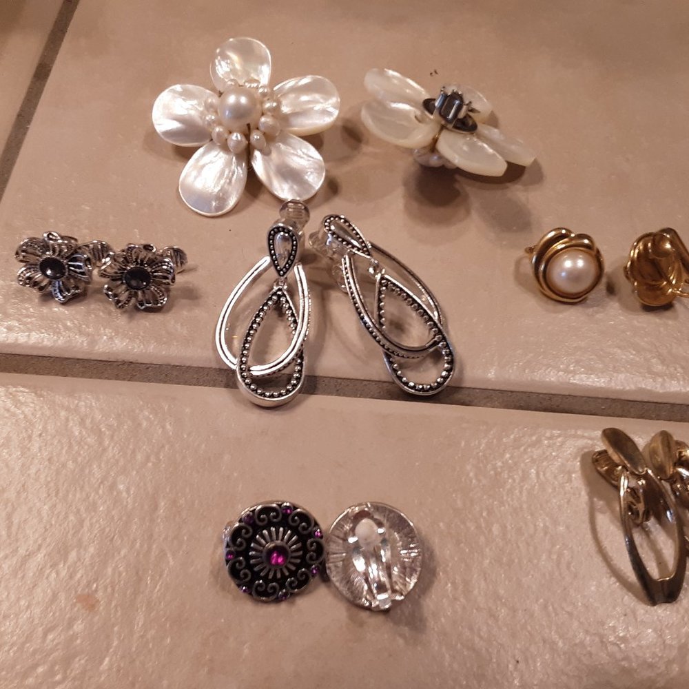 Clip earrings (non pierced)